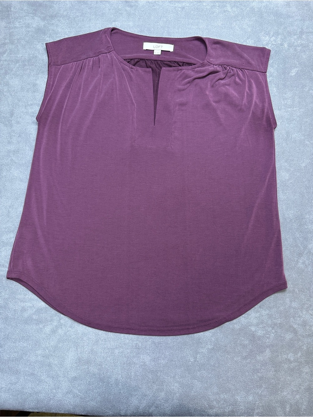 LOFT Plum Purple Knit Top Split Notch Neck Cap Sleeve Tee Size M